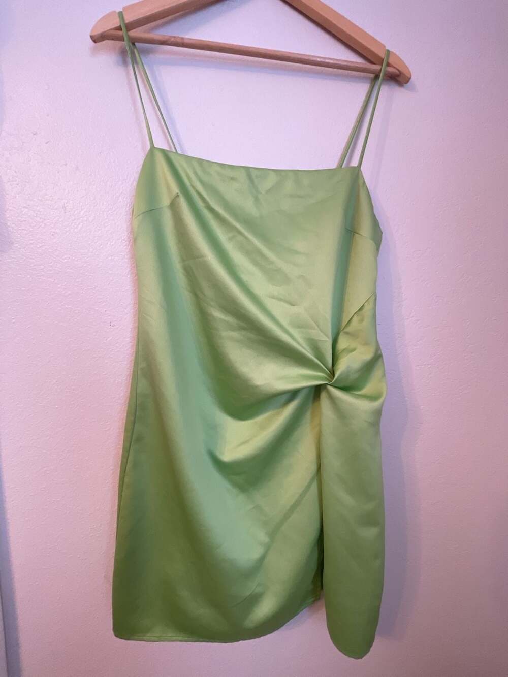 Topshop Knot Detail Satin Green Mini Dress Size US 6
Y2K
Homecoming
Prom